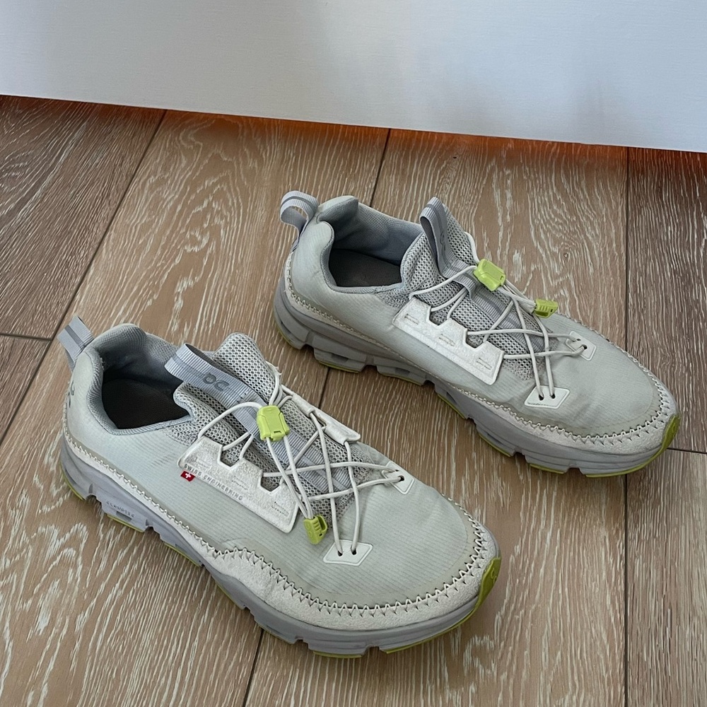 On cloudaway sneakers